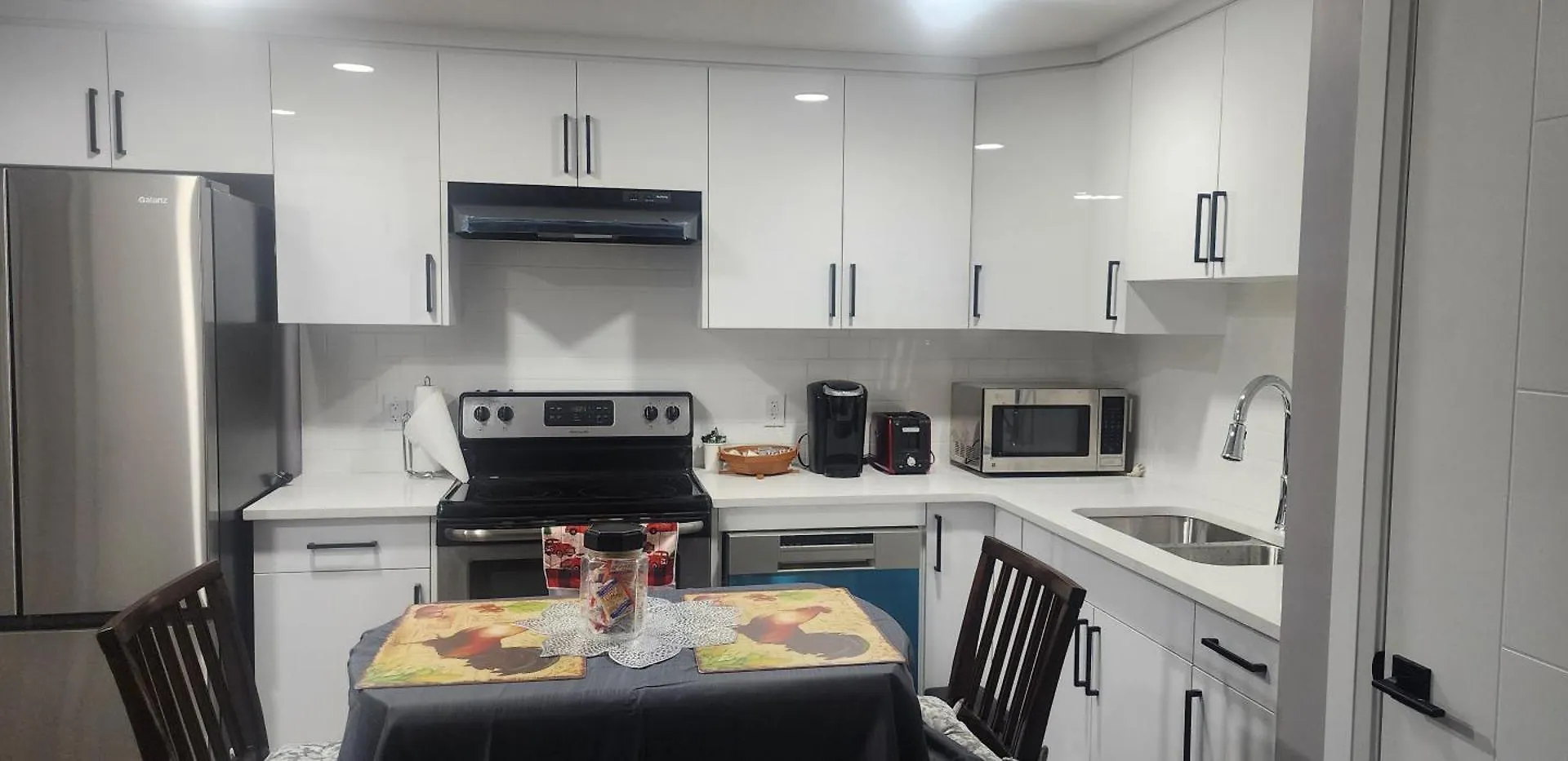 Apartment Cozy Basement Suite - Private Entrance - Free Netflix Edmonton