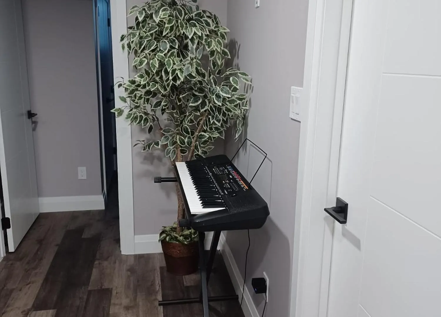 Cozy Basement Suite - Private Entrance - Free Netflix Edmonton 0*,
