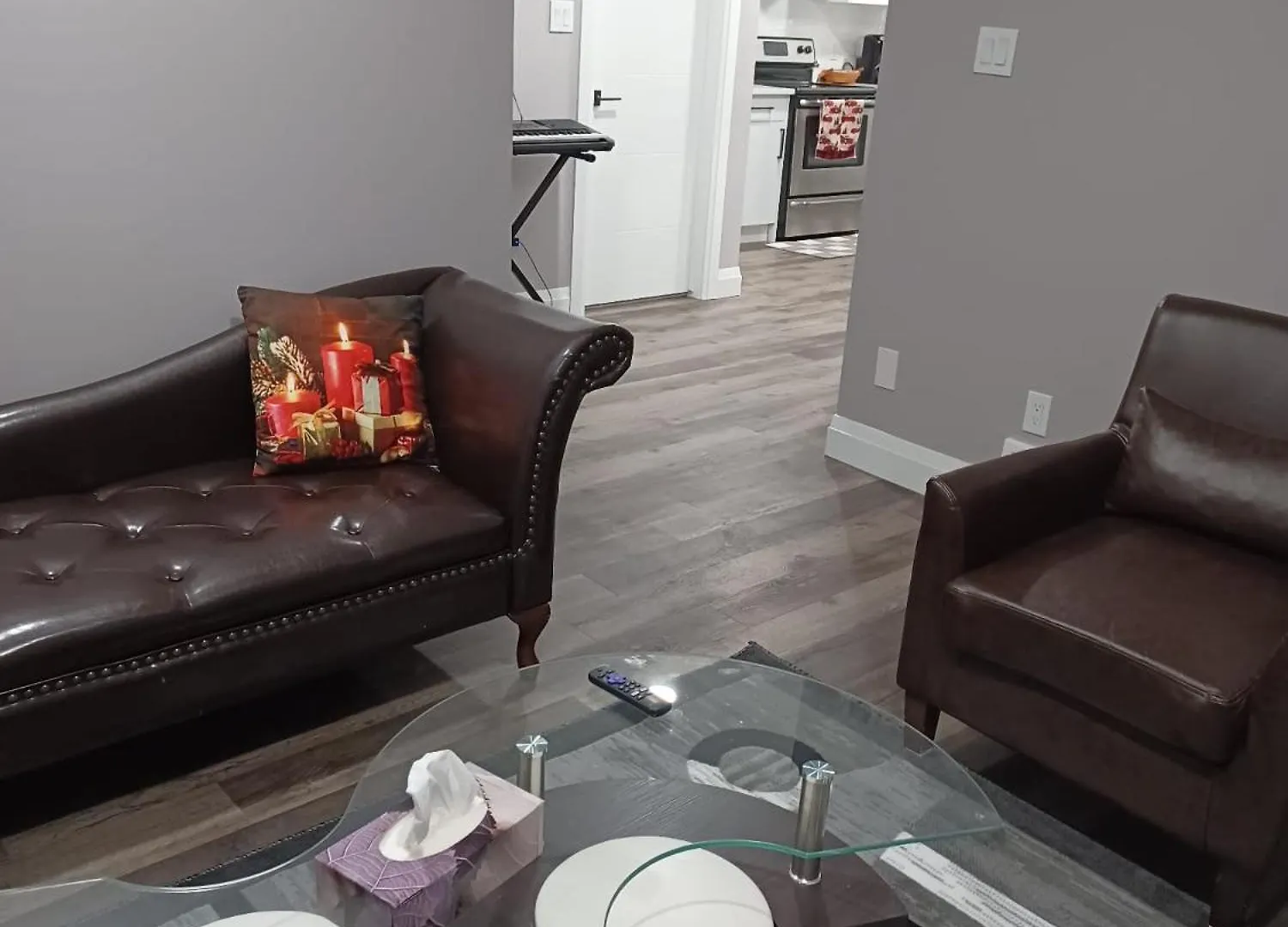 Cozy Basement Suite - Private Entrance - Free Netflix Edmonton Apartment