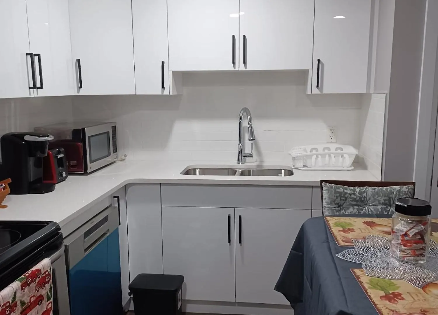 Cozy Basement Suite - Private Entrance - Free Netflix Edmonton