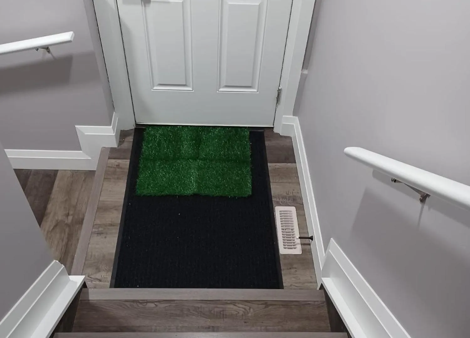 Cozy Basement Suite - Private Entrance - Free Netflix Edmonton Canada