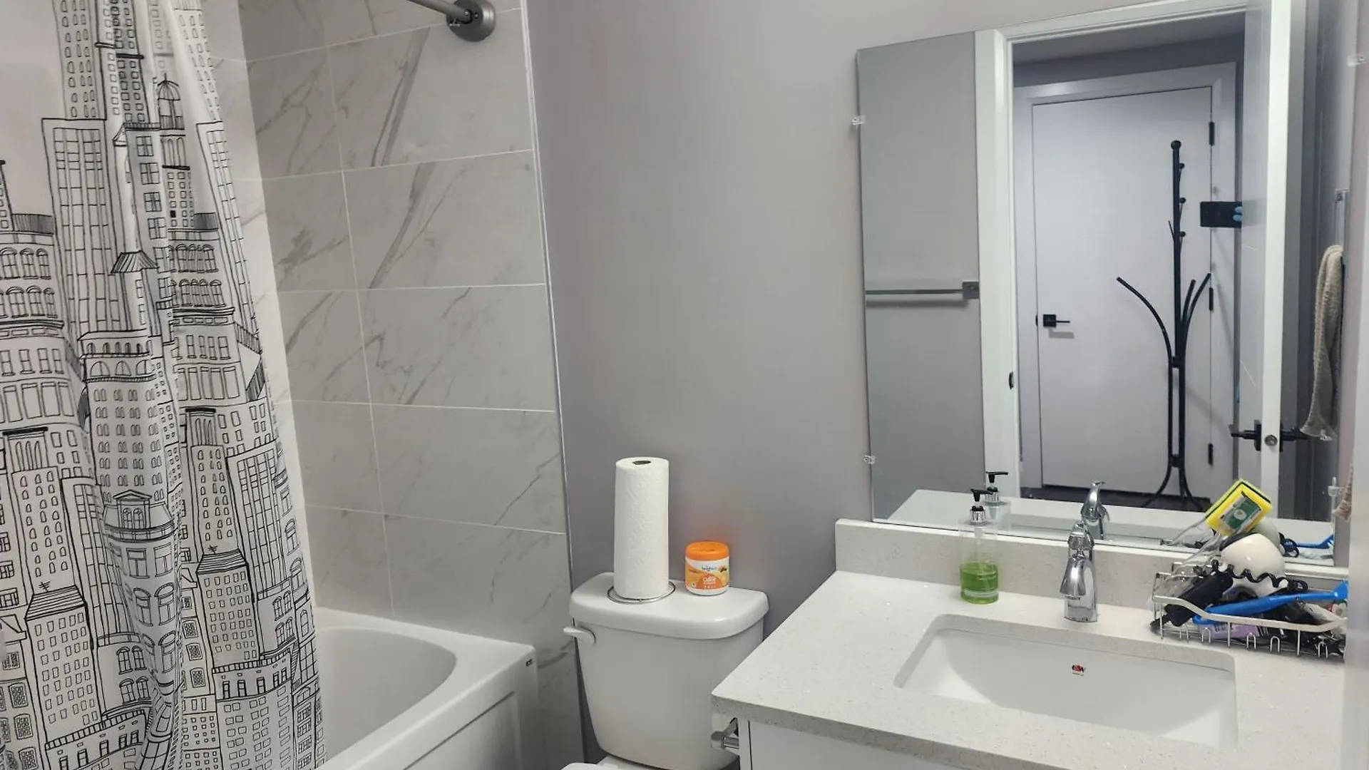 Cozy Basement Suite - Private Entrance - Free Netflix Edmonton