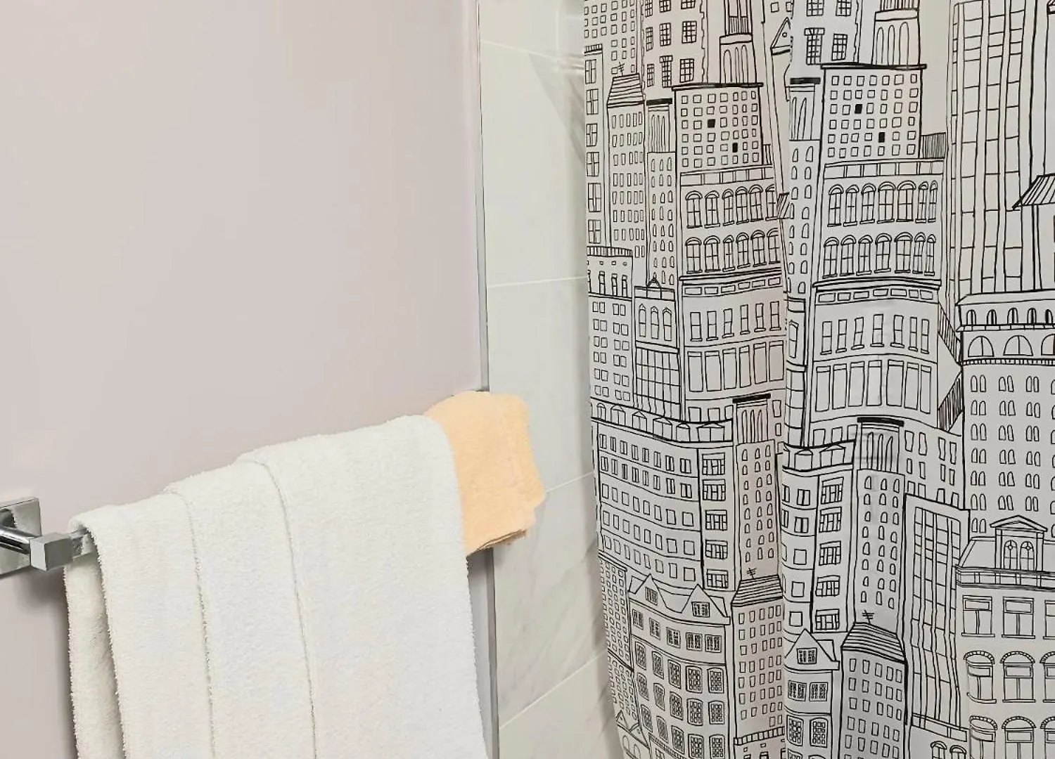 Cozy Basement Suite - Private Entrance - Free Netflix Edmonton Apartamento